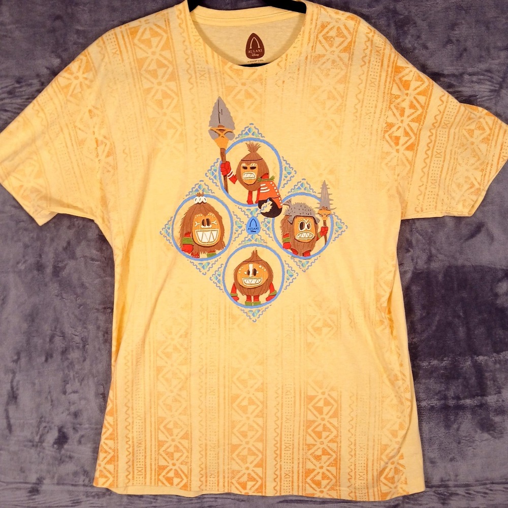 Disney Aulani Shirt Mens XL Yellow Kakamora Moana Hawaiian Graphic Tee